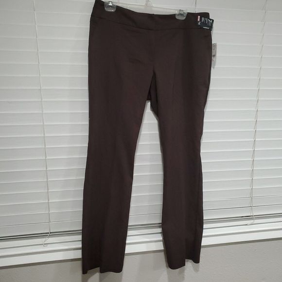 THE AVENUE DESIGN STUDIO NEW YORK & COMPANY BARELY BOOTCUT SZ 14 AVERAGE - Picture 1 of 11